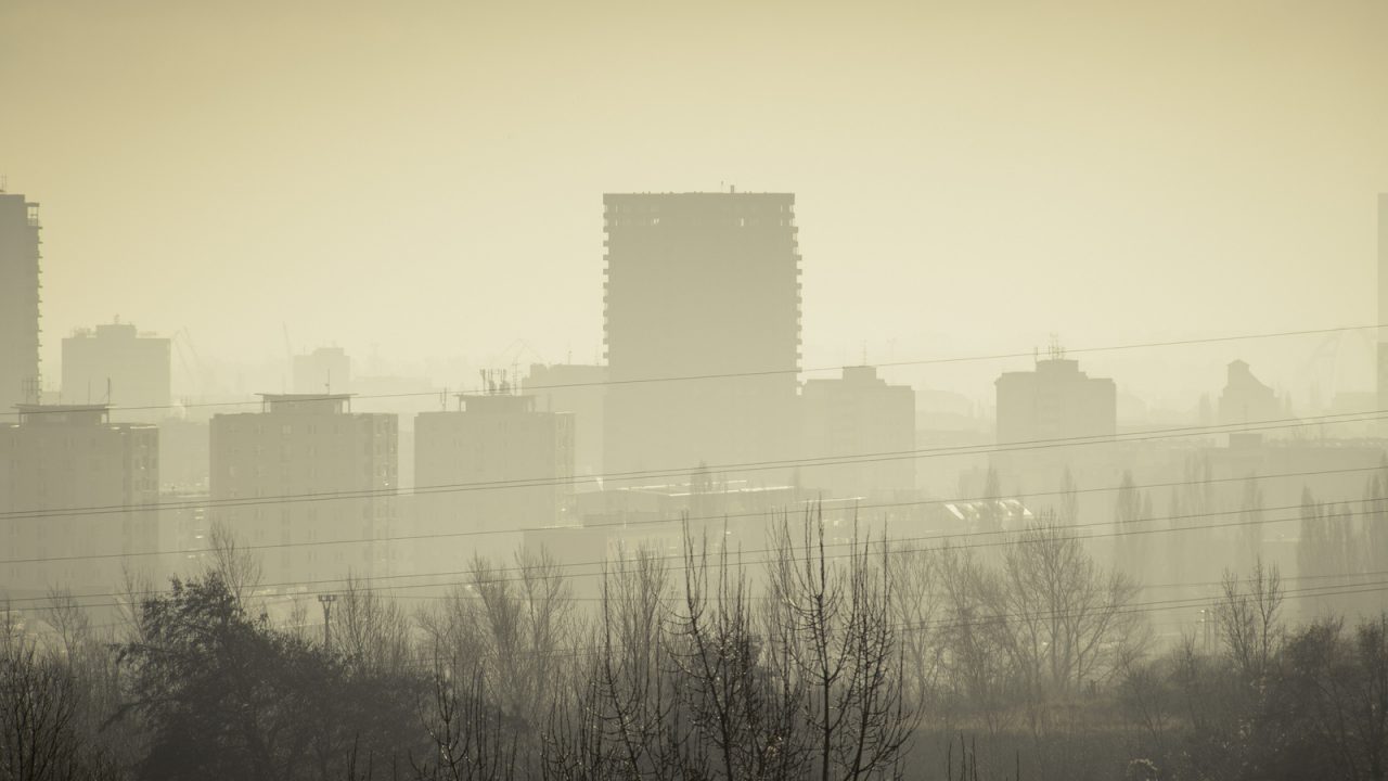 Il “Pd” all’attacco: “Il presidente Maroni sullo smog non ha fatto nulla”