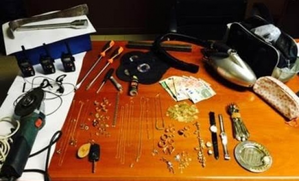 Banda di ladri in fuga: l’auto rubata a Carate