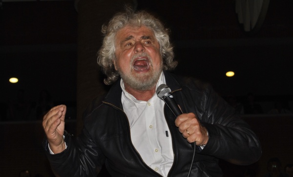 Big del Movimento 5 stelle in piazza a Monza… Grillo in forse fino all’ultimo