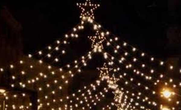 Bovisio Masciago, il Comune taglia i fondi per le luminarie
