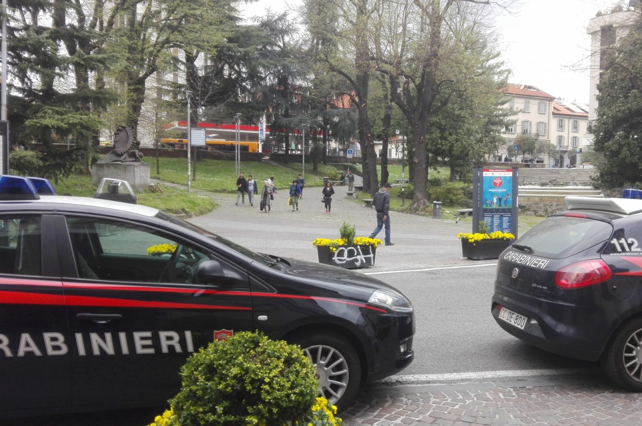 Carabinieri, pesca grossa in stazione a Monza