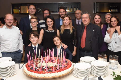 Carate, Berlusconi la chiama per gli auguri