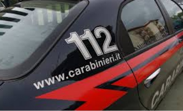 Si danno appuntamento per consumare droga: spacciatore denunciato