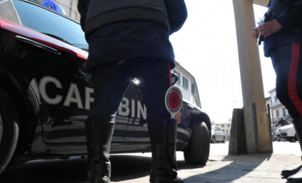 Cesano, aggredisce la padrona di casa