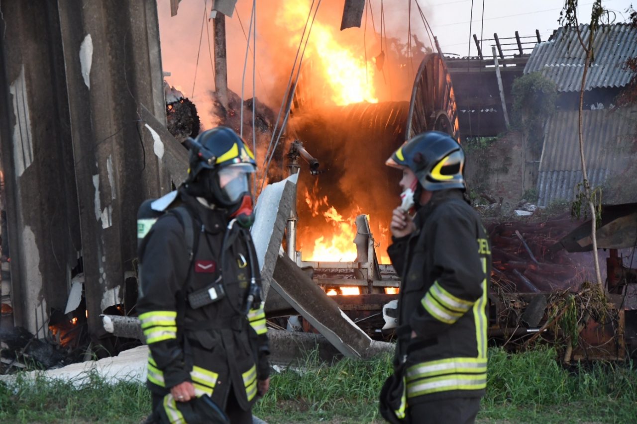 Incendio rogo a Nova Milanese