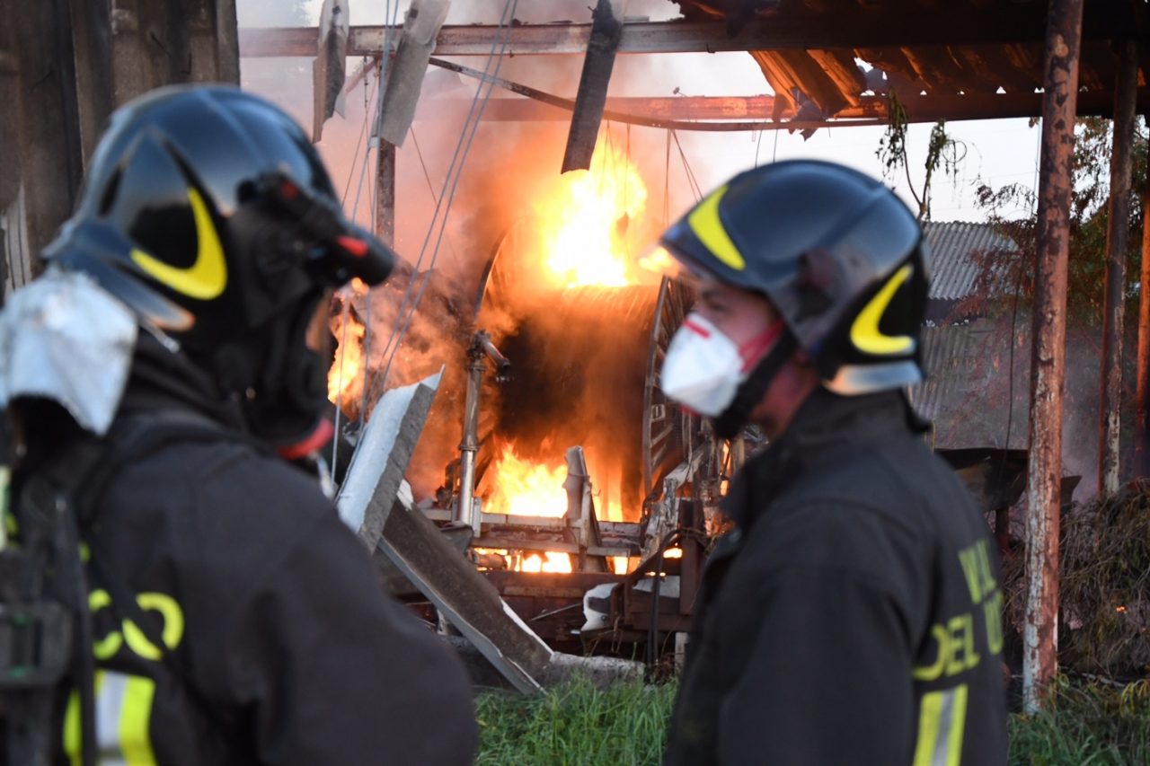 Incendio rogo a Nova Milanese