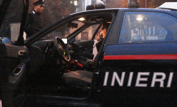 Desio, beccato con arnesi da scasso e arrestato