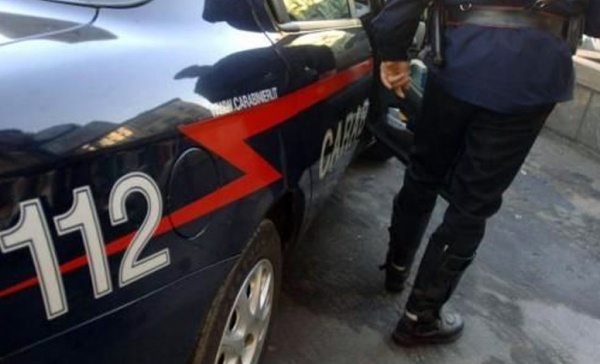 Perseguita la ex compagna e si fa trovare sotto casa con il cugino: 67enne in manette