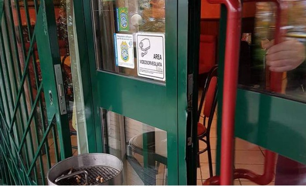 Desio, spaccata al bar “Julien’s”, rubati soldi e stecche