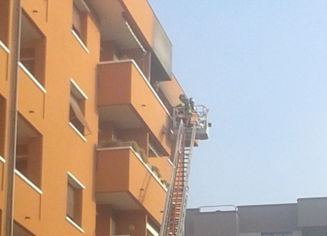 Esplode la caldaia: a fuoco un appartamento di San Giuseppe a Monza