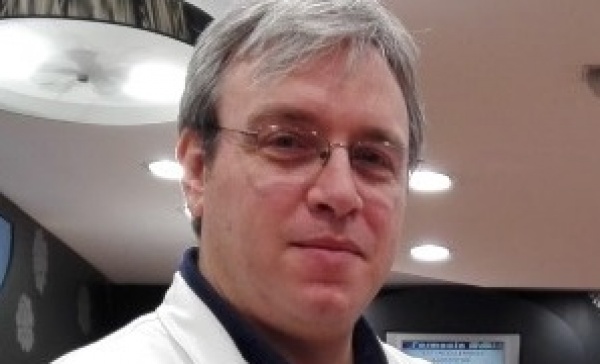 Farmacista e ferramenta «salvano» un infartuato