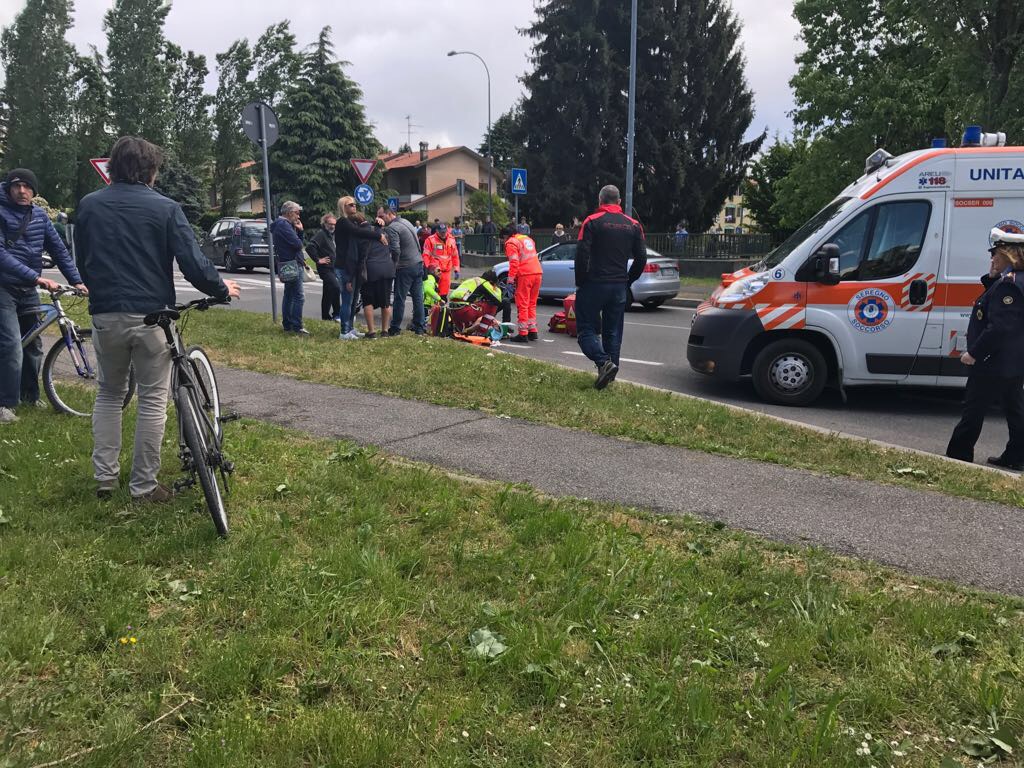 Carate, investito in viale Brianza: grave un 71enne