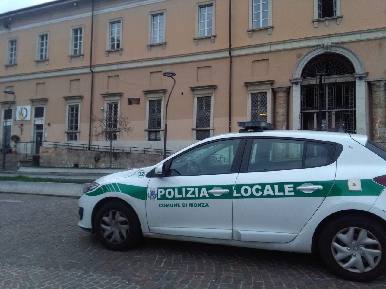 Autista del bus aggredito da una cittadina peruviana senza biglietto