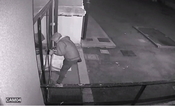 Ladro in azione nella scuola “Raiberti” (VIDEO)