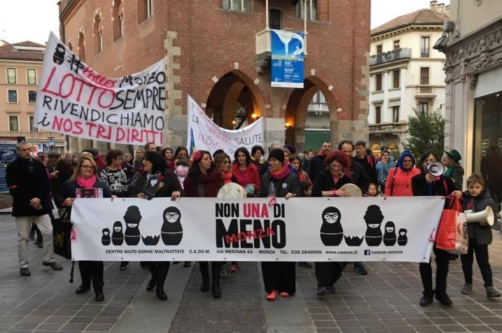 Manifestazioni in rosa nel centro di Monza