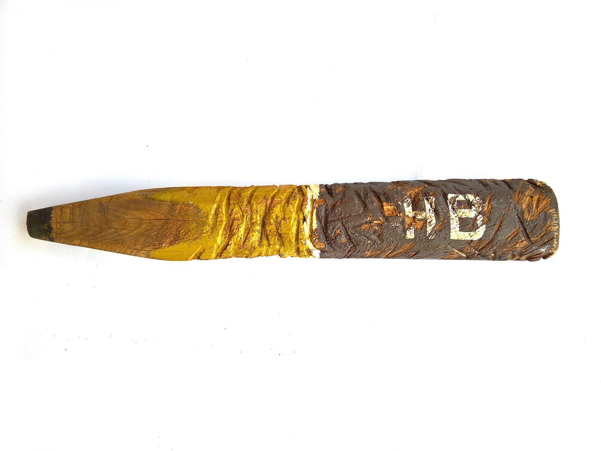 Marco Fantini, HB, 2016, smalto e acrilico su legno di castagno, H 70 cm, diametro 12 cm
