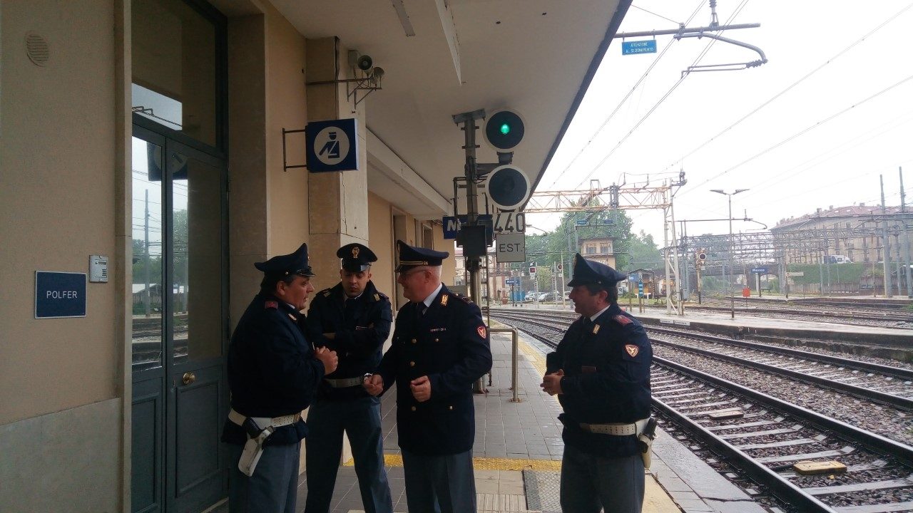 Ventenne monzese preso a morsi, calci e pugni sul treno