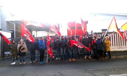 Protesta a Muggiò, lavoratori Toncar sulle barricate