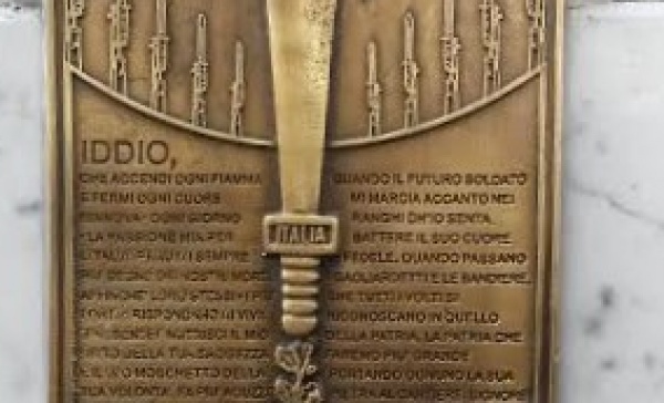 Seregno: il sindaco “cancella” il gladio in cimitero