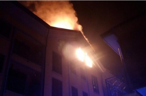 Spaventoso incendio: inferno a Roncello