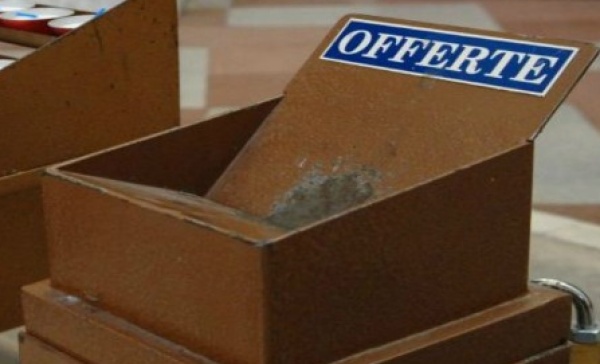 Triuggio, con lo scotch prosciugavano le offerte in chiesa