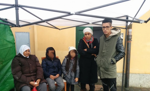 Vimercate: sfrattatati dalla casa, traslocano sotto un gazebo