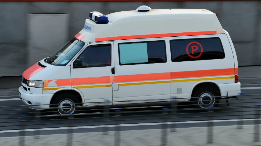 Precipita dal balcone, grave un pensionato di Carate