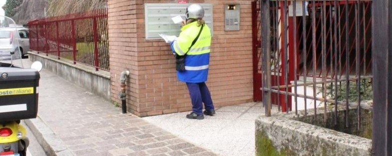 Il postino? Va di fretta e non consegna le raccomandate