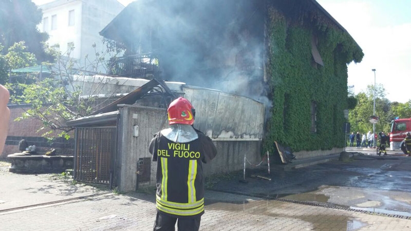 Seveso, cortocircuito e esplosione: a fuoco una palazzina