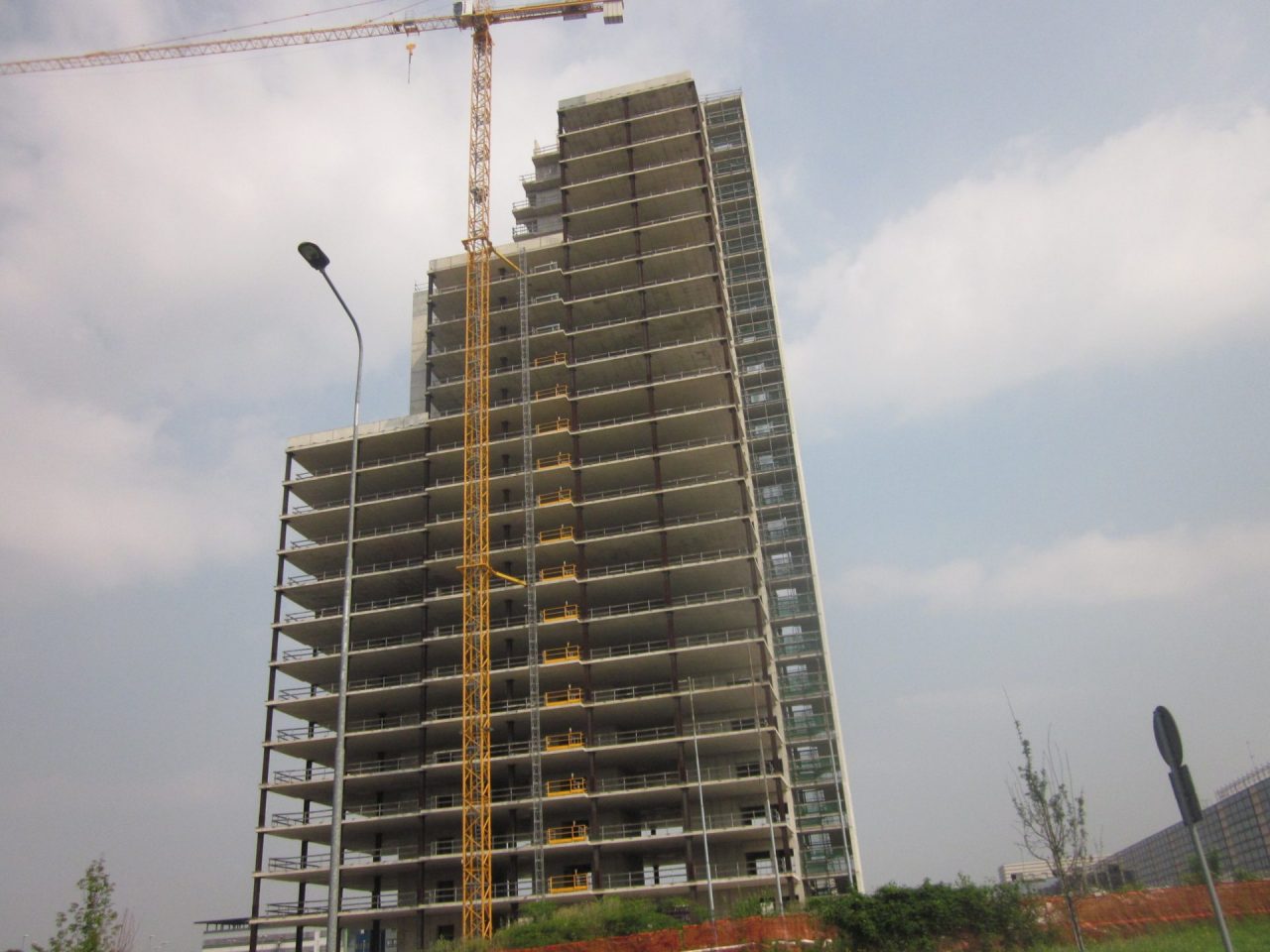 Torre incompiuta, nuova asta a luglio