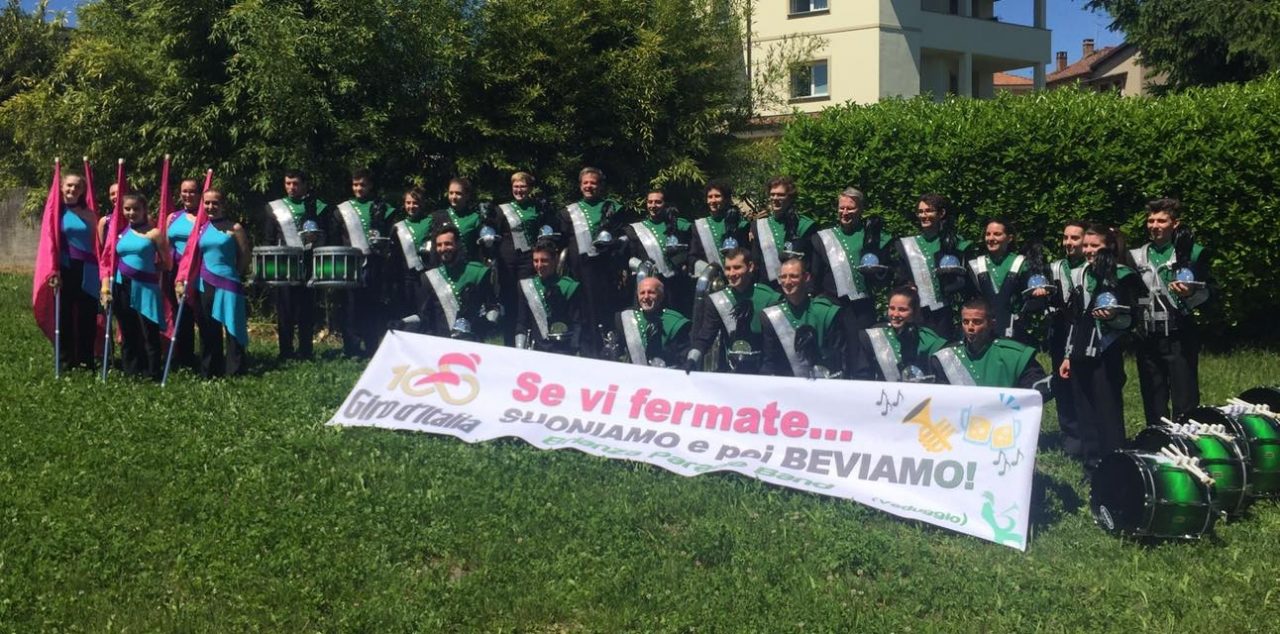 Veduggio, accoglienza strepitosa per il Giro d’Italia. VIDEO