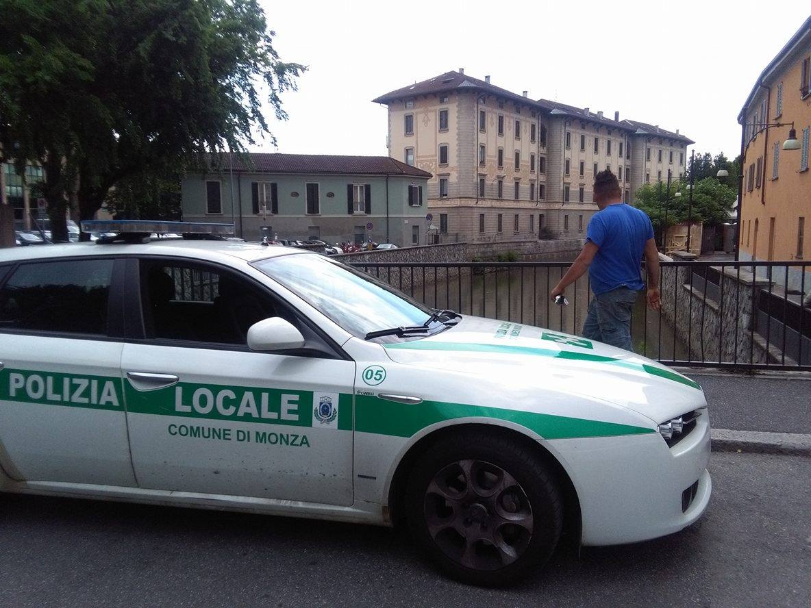 Accattonaggio molesto: multati tre stranieri