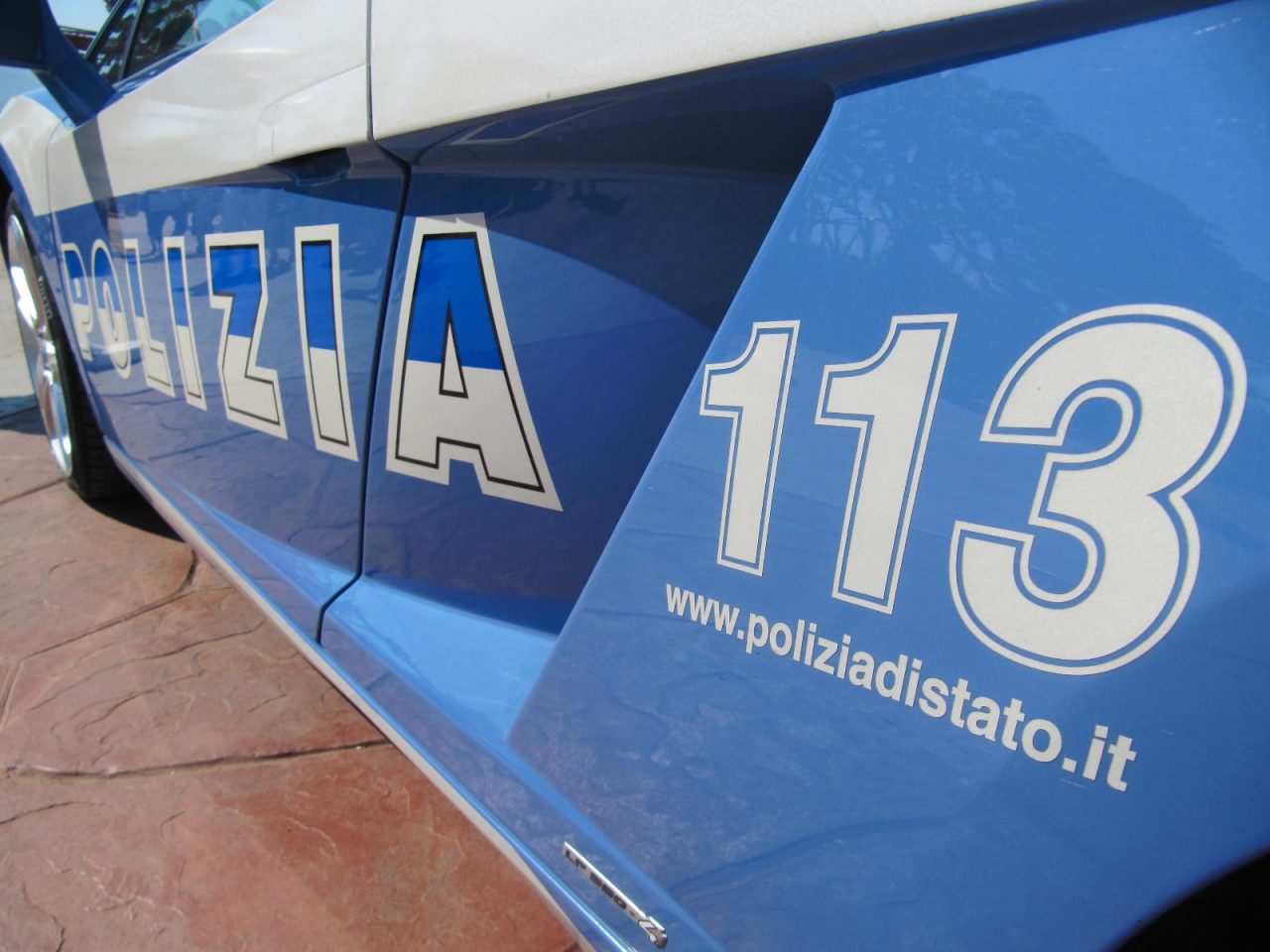 Monza, arrestato 40enne ubriaco per maltrattamenti alla madre