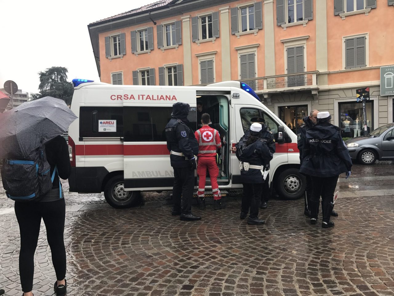 Monza, vigili nel Lambro per salvare un aspirante suicida