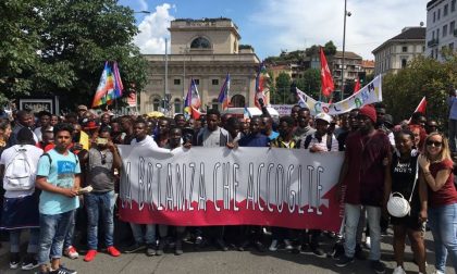 Marcia dei migranti a Milano, a Monza polemica
