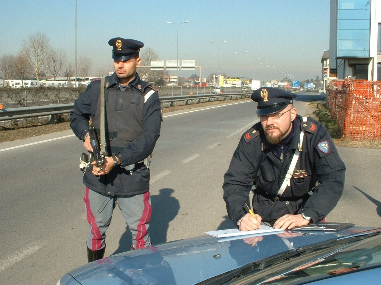 Ubriaco provoca incidente in Statale 36 e scappa: arrestato