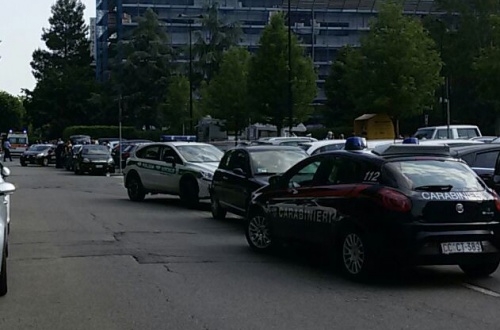 Spara alla ex moglie, poi tenta di togliersi la vita: gravissimi