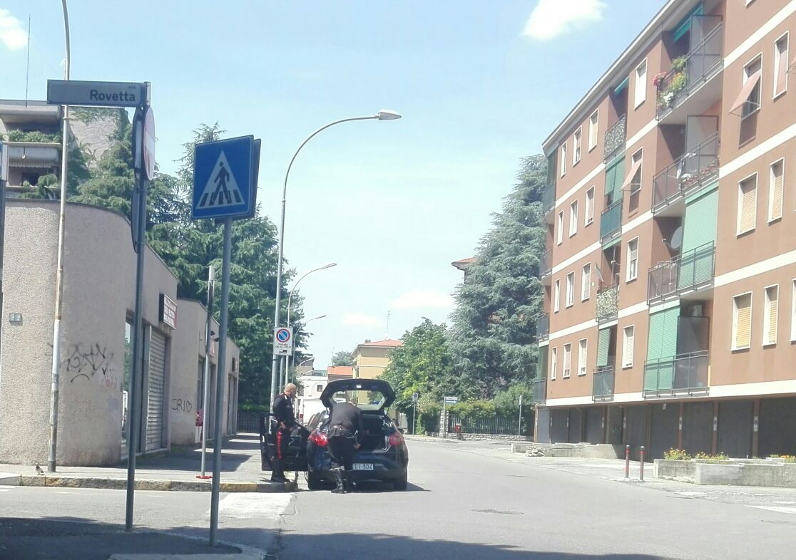 Monza, si finge amica e poi deruba una pensionata