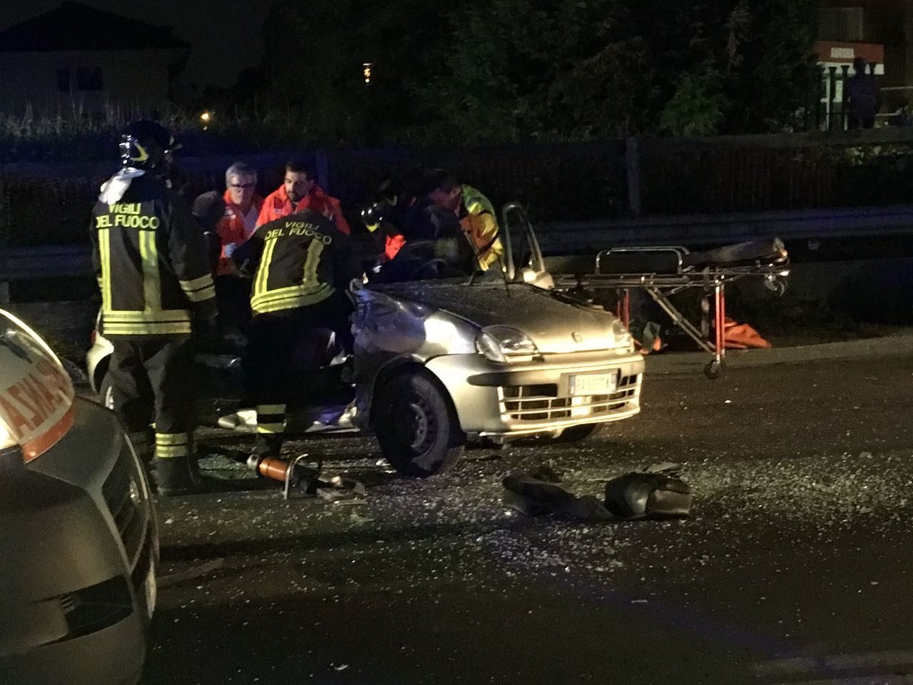 Spaventoso incidente sulla Monza-Saronno a Varedo, gravissimo motociclista (VIDEO)