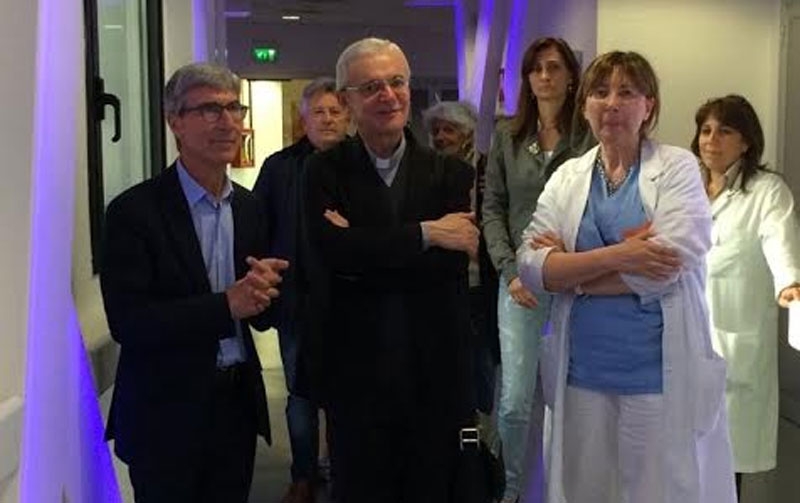 Monsignor Garascia in visita all’Ospedale di Vimercate