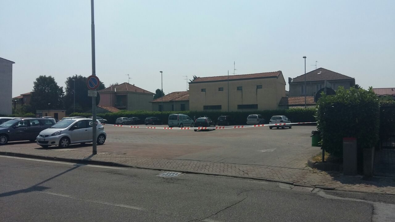 Zaino sospetto a Biassono, arrivano gli artificieri