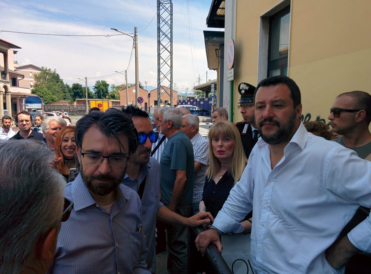 Salvini a Carnate visita la stazione e il quartiere VIDEO