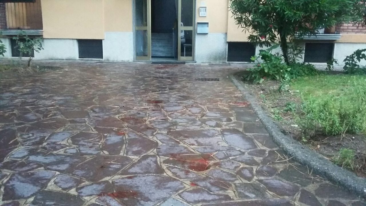 Carate, ferito a coltellate per l’affitto: tre arresti in via Solferino