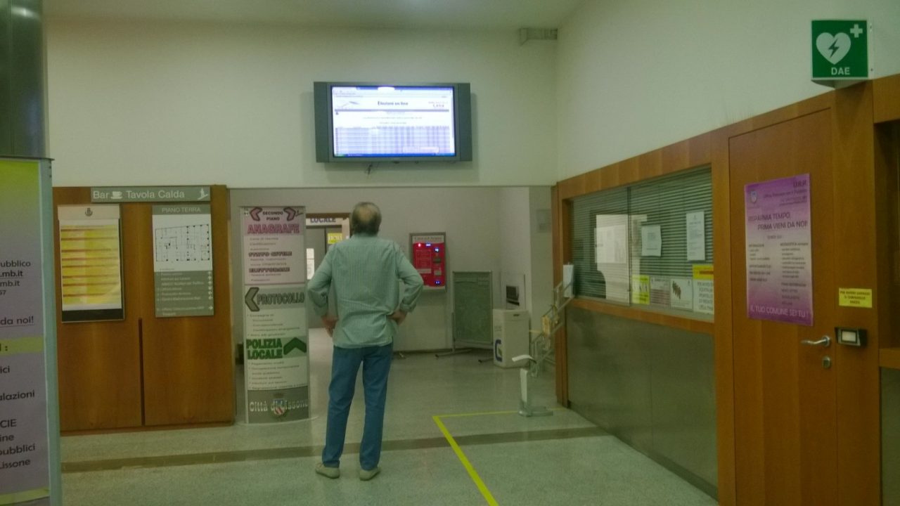 Elezioni a Lissone, sala vuota / foto Stefania Galletti
