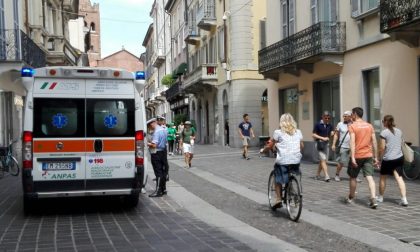 Donna investita nella zona a traffico limitato a Monza VIDEO