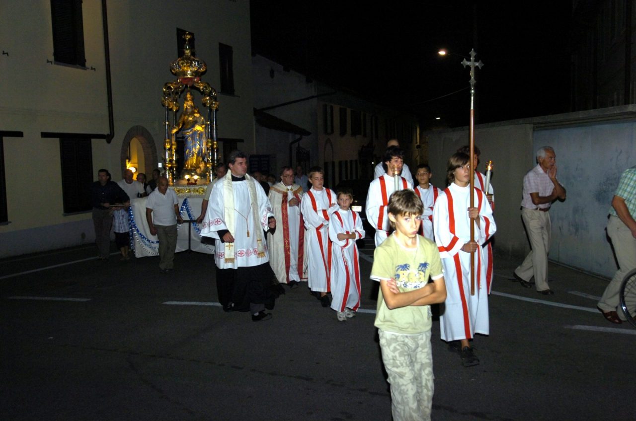 Aicurzio: c’è la processione, assemblea pubblica spostata