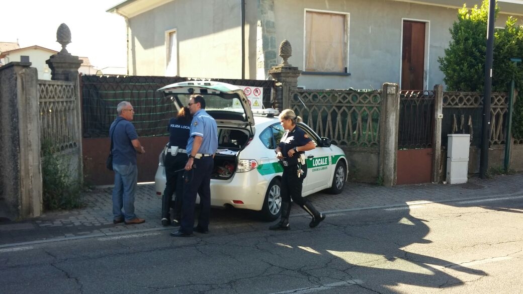 Ciclista investito a Limbiate, arriva l’elisoccorso FOTO