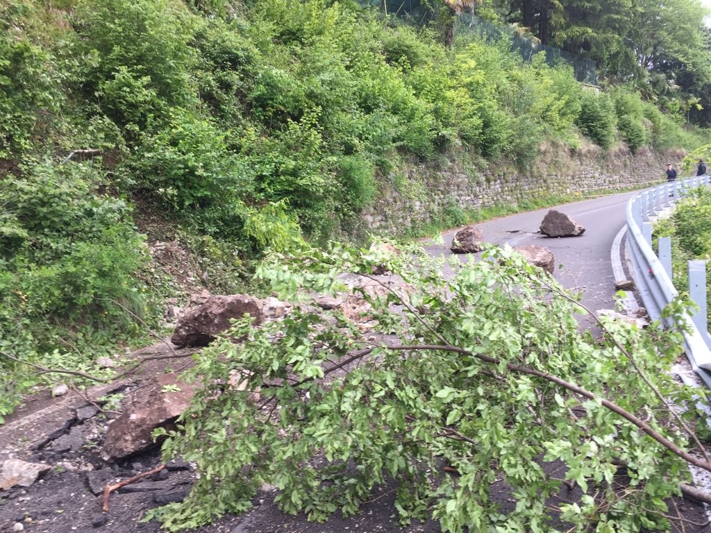 Viabilità nel lecchese, riaperta la strada dei laghi di Pusiano e Garlate