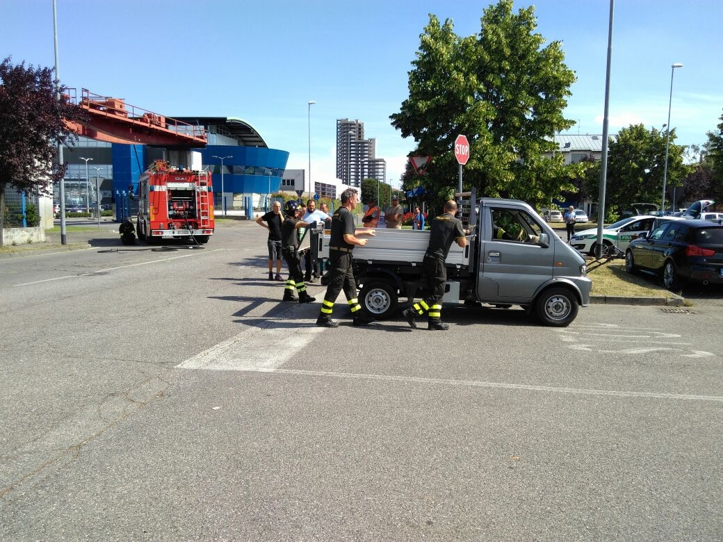 Desio: furgone si ribalta all’ex Autobianchi