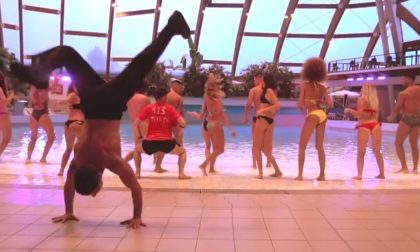 Il tormentone estivo si chiama "Tocame" VIDEO